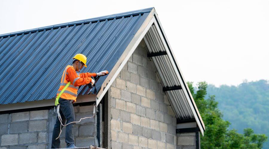 Professional gutter cleaning in Sperry, OK